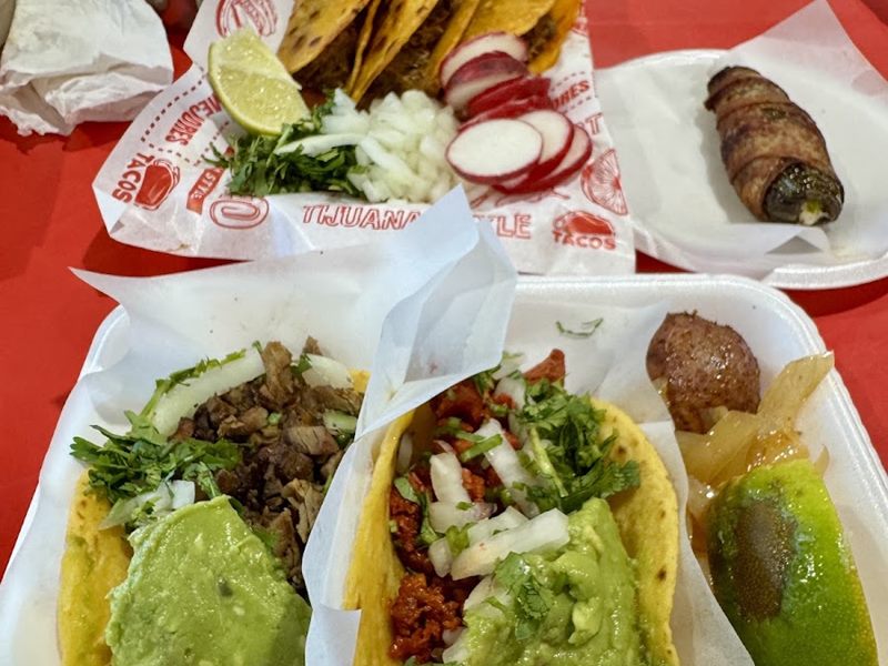 El Taqueo food